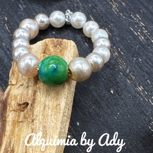 Beaded pearl ring and gemstone - Picture 1 of 4